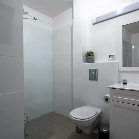 Port City Haifa - Bat Galim Oceanfront Luxury Exterior photo