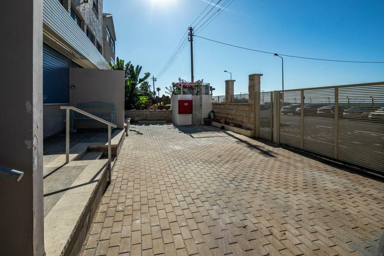 Port - Bat Galim Oceanfront Luxury Apartment Haifa
