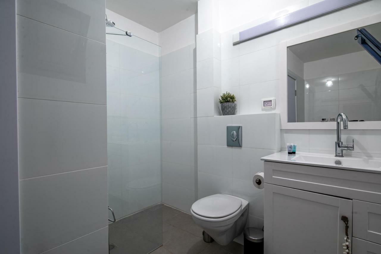 Apartment Port - Bat Galim Oceanfront Luxury Haifa